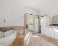 Resale - Finca / Country Property - Los Montesinos