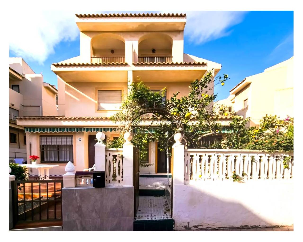 Semi-detached house - Venta - Guardamar De La Segura - Guardamar De La Segura