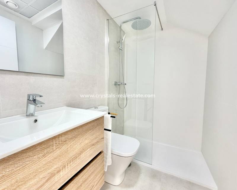 Neubau - Town house - Cox - Sin Zona