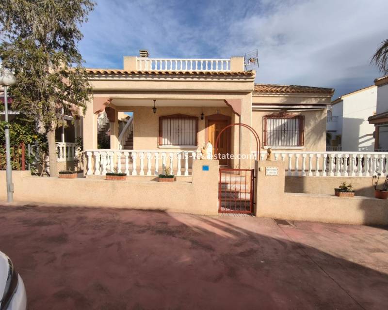 Resale - Detached Villa - Algorfa