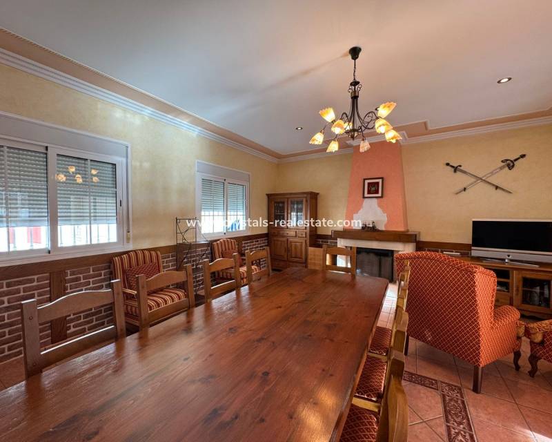 Resale - Townhouse - Los Montesinos