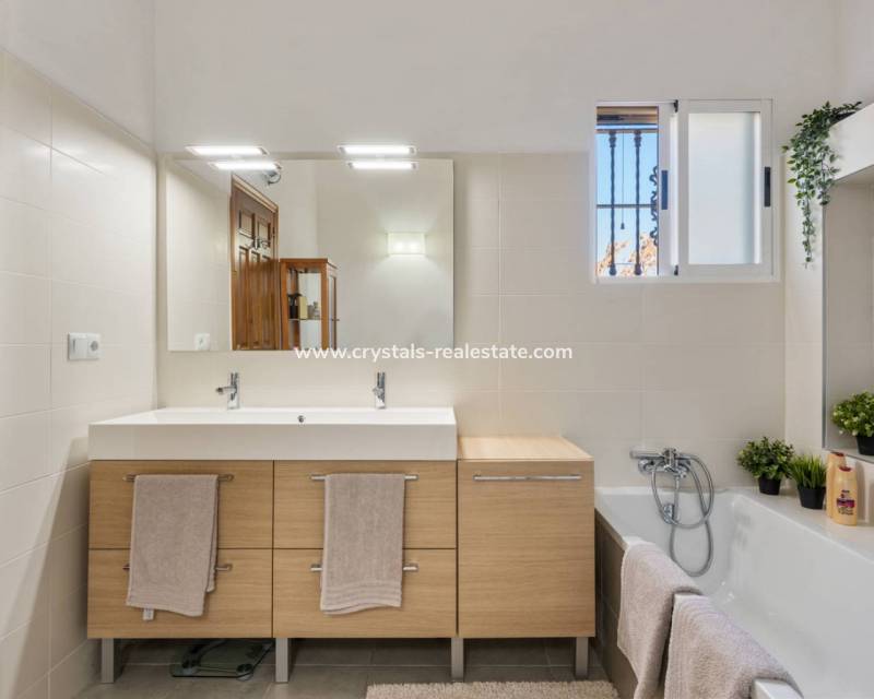 Resale - Finca / Country Property - Catral