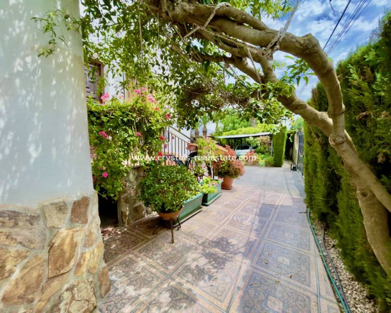 Venta - Finca / Country Property - Orihuela