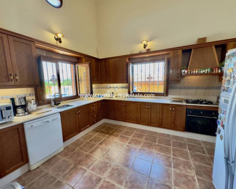 Resale - Finca / Country Property - Orihuela