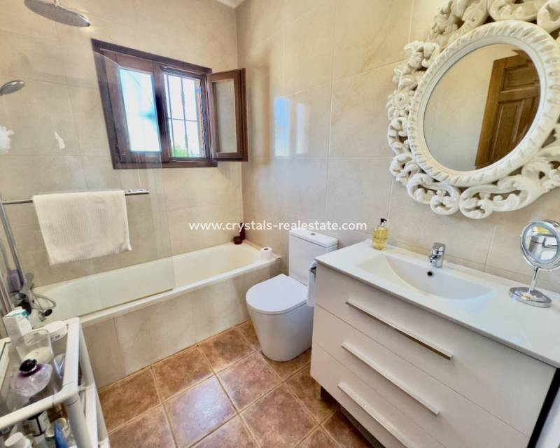 Resale - Finca / Country Property - Orihuela