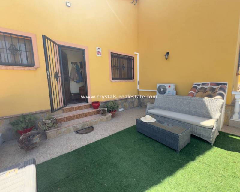 Resale - Finca / Country Property - Orihuela