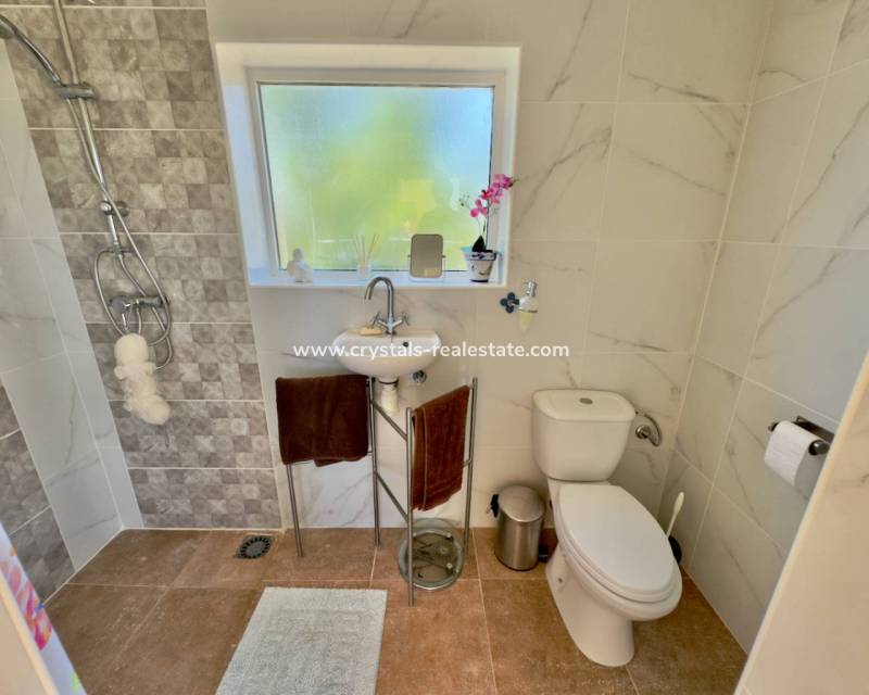 Resale - Finca / Country Property - Orihuela