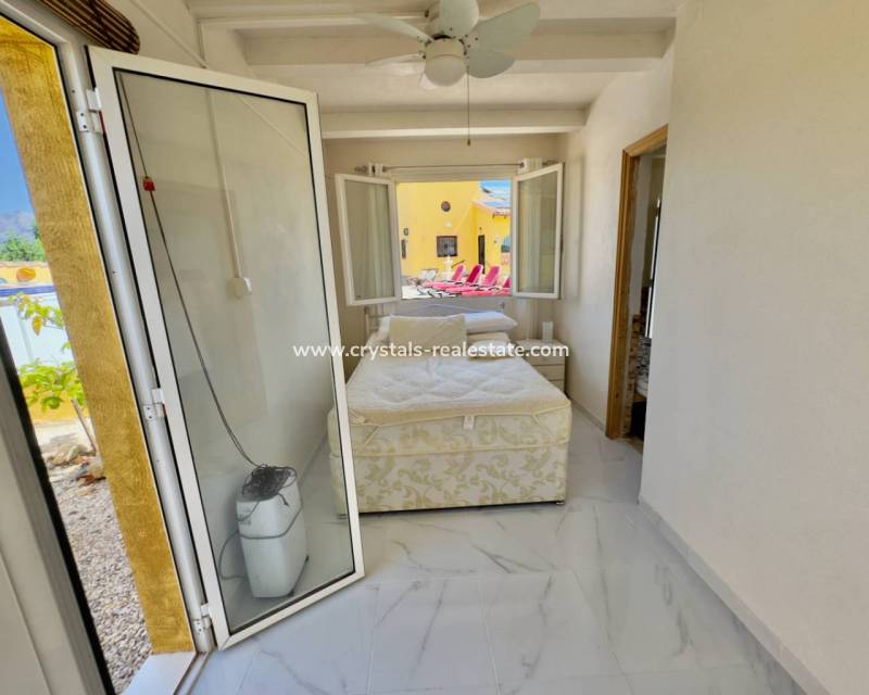 Resale - Finca / Country Property - Orihuela