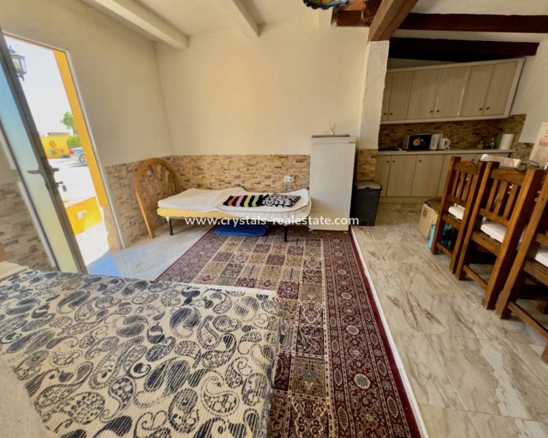 Resale - Finca / Country Property - Orihuela