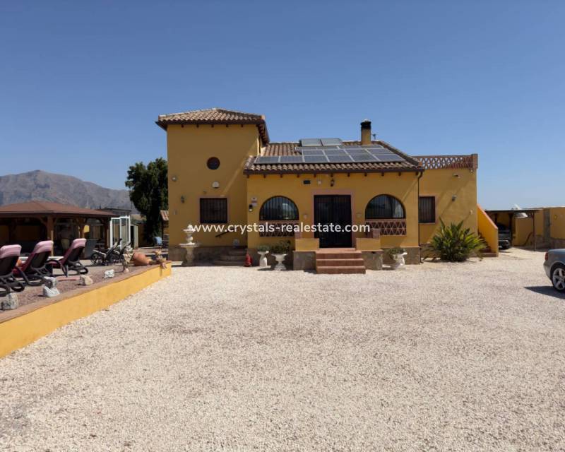 Resale - Finca / Country Property - Orihuela