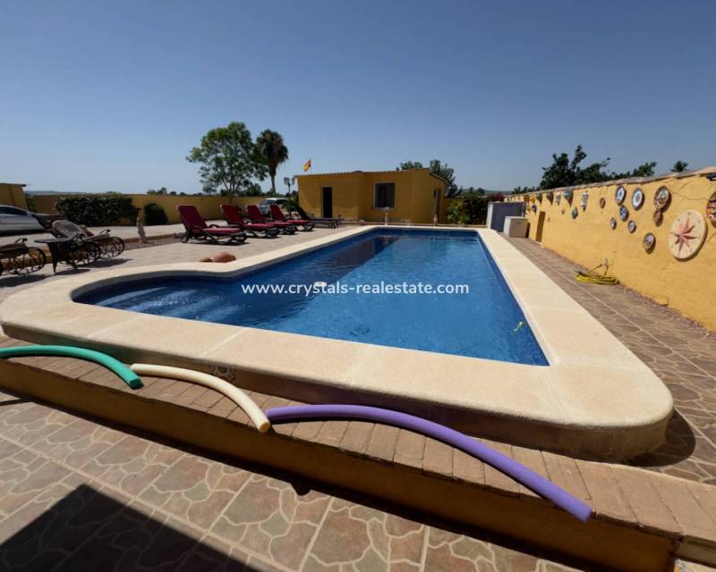 Resale - Finca / Country Property - Orihuela