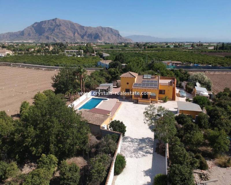 Resale - Finca / Country Property - Orihuela