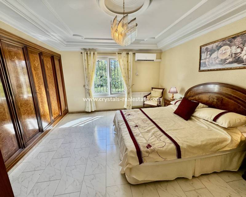 Resale - Finca / Country Property - Castalla