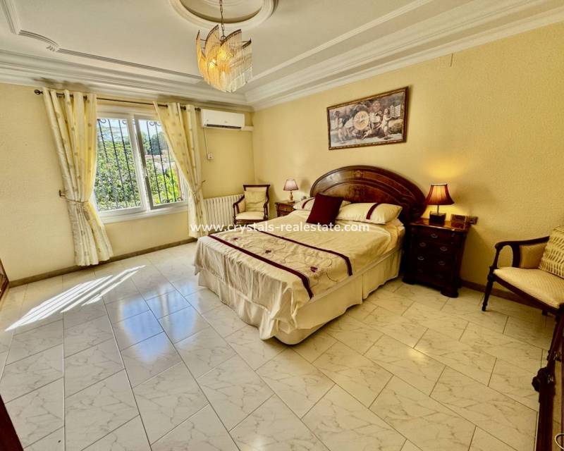 Resale - Finca / Country Property - Castalla