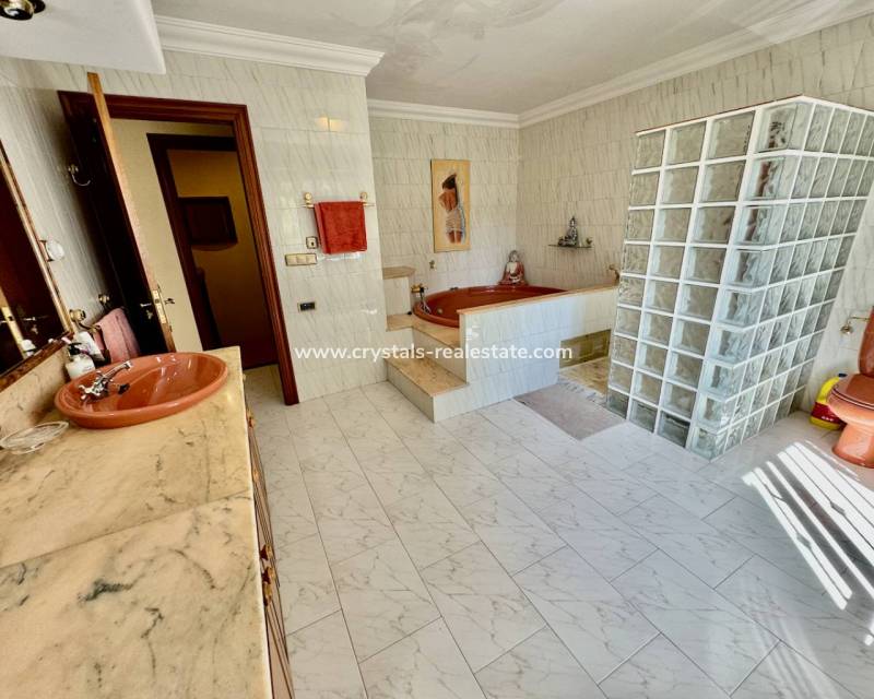 Resale - Finca / Country Property - Castalla