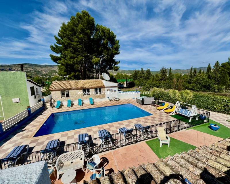 Resale - Finca / Country Property - Castalla