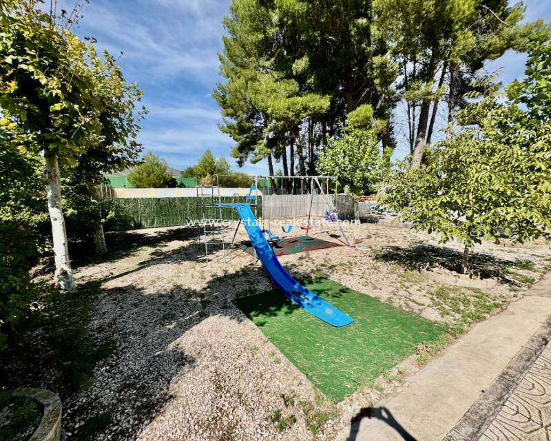 Resale - Finca / Country Property - Castalla