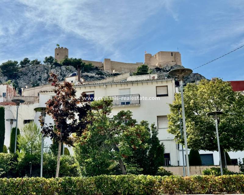 Resale - Finca / Country Property - Castalla