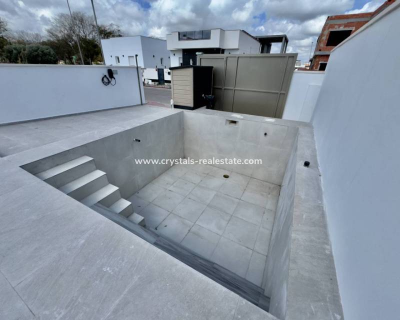 New Build - villa - Daya Nueva