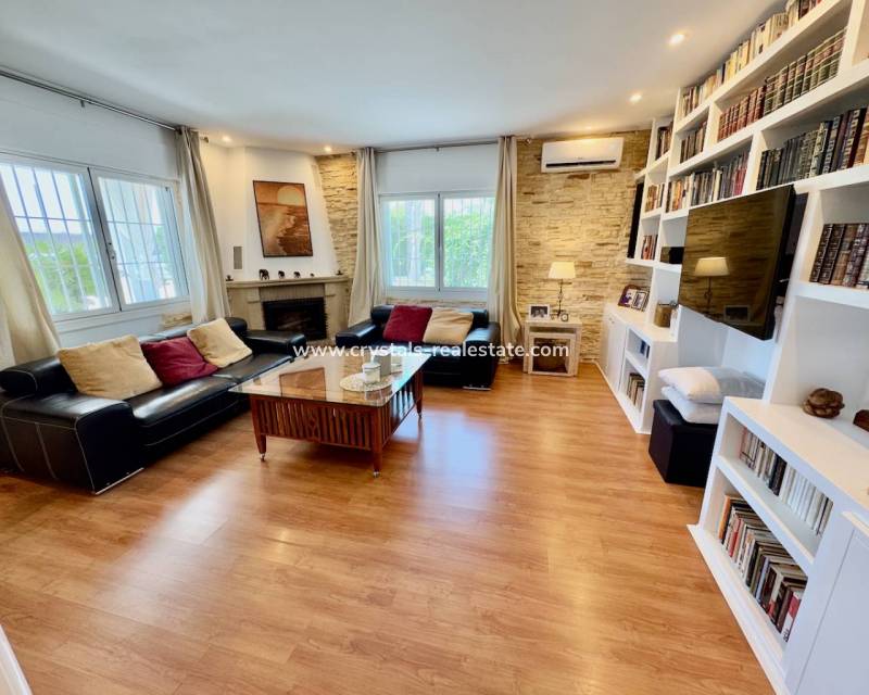 Resale - Finca / Country Property - Torrellano