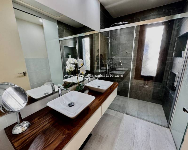 Revente - villa - La Finca Golf