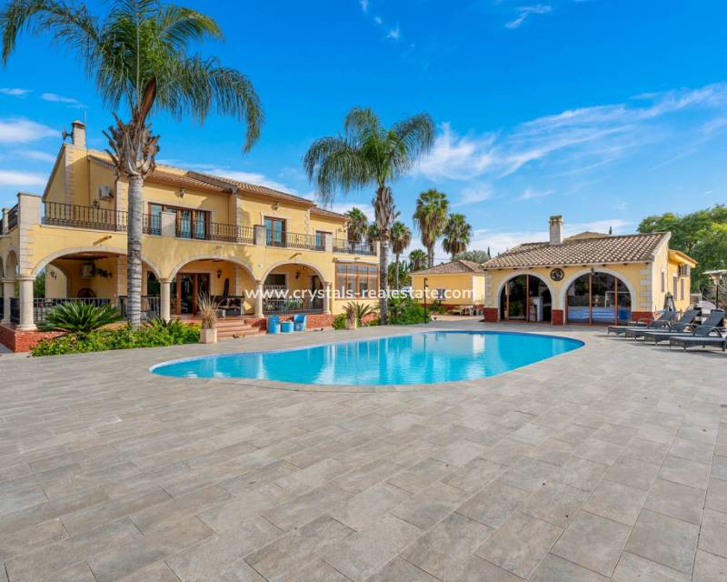 Resale - Finca / Country Property - Orihuela