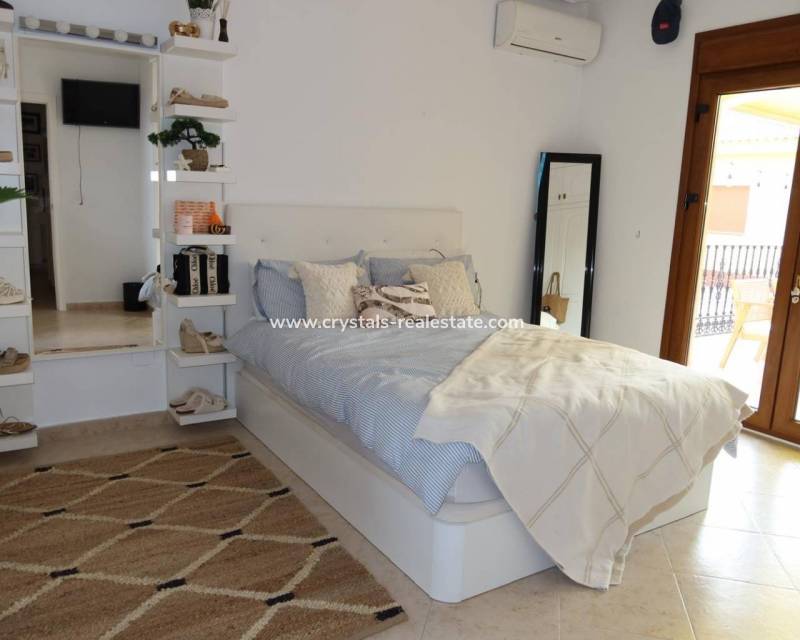 Resale - Finca / Country Property - Orihuela