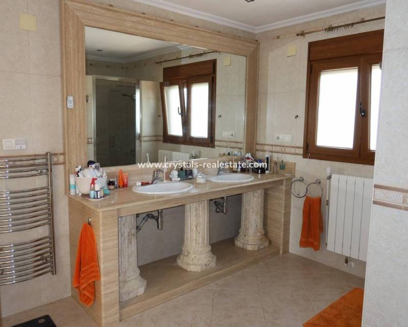 Resale - Finca / Country Property - Orihuela