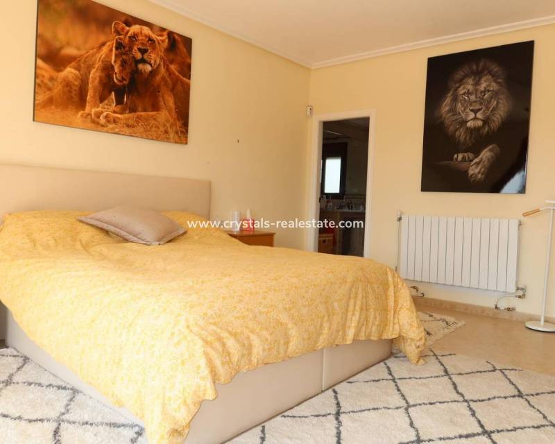 Resale - Finca / Country Property - Orihuela