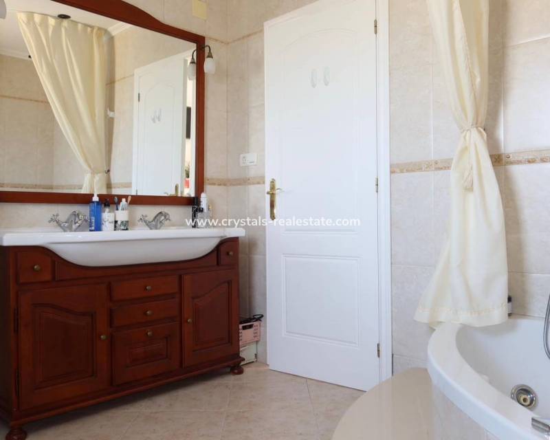 Resale - Finca / Country Property - Orihuela