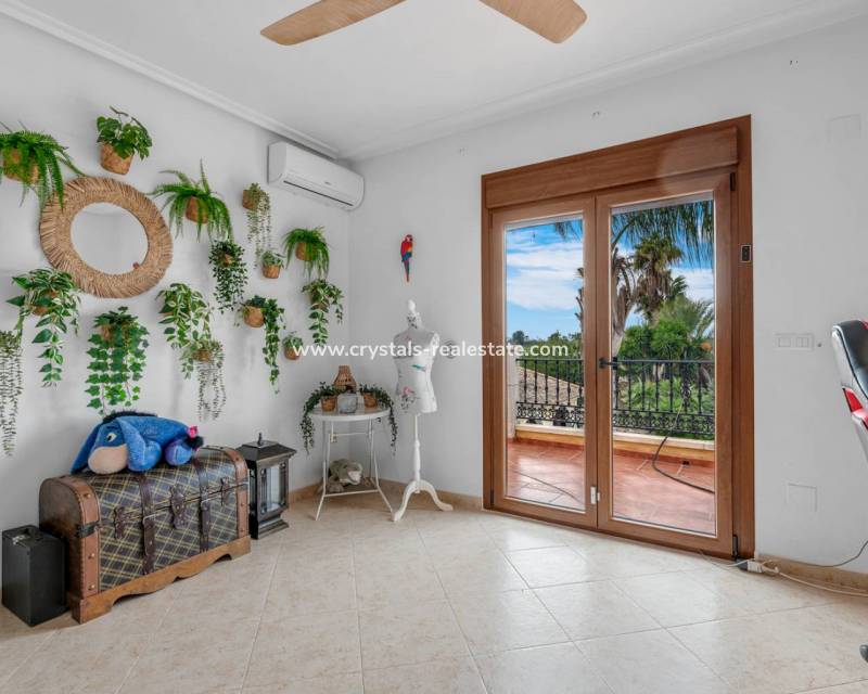 Resale - Finca / Country Property - Orihuela