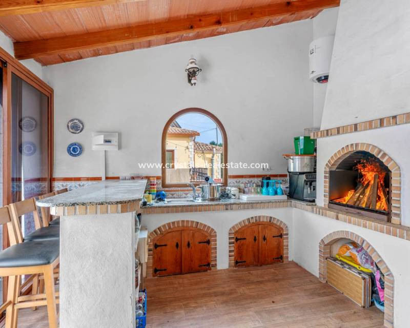 Resale - Finca / Country Property - Orihuela