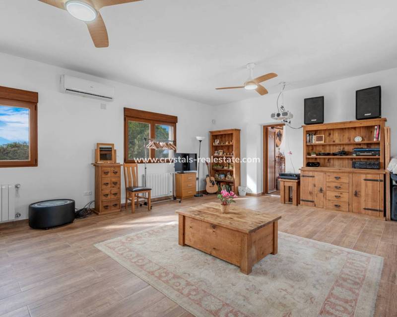 Resale - Finca / Country Property - Orihuela