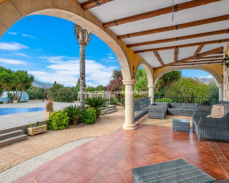 Resale - Finca / Country Property - Orihuela