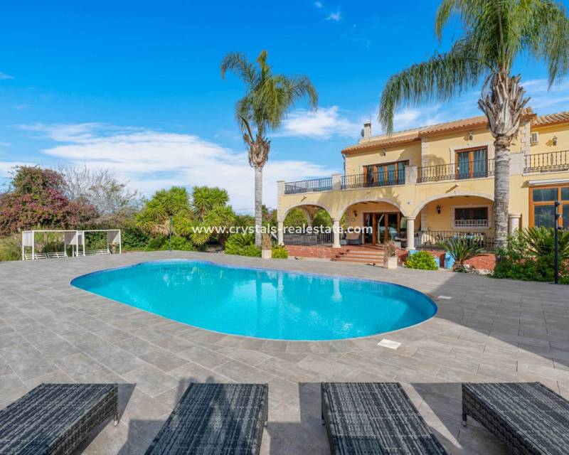 Resale - Finca / Country Property - Orihuela