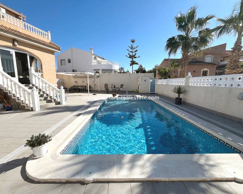 Resale - villa - Benijófar - Monte Azul/ El Dorado
