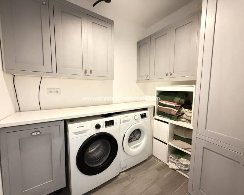 Resale - villa - Orihuela Costa - Las Filipinas