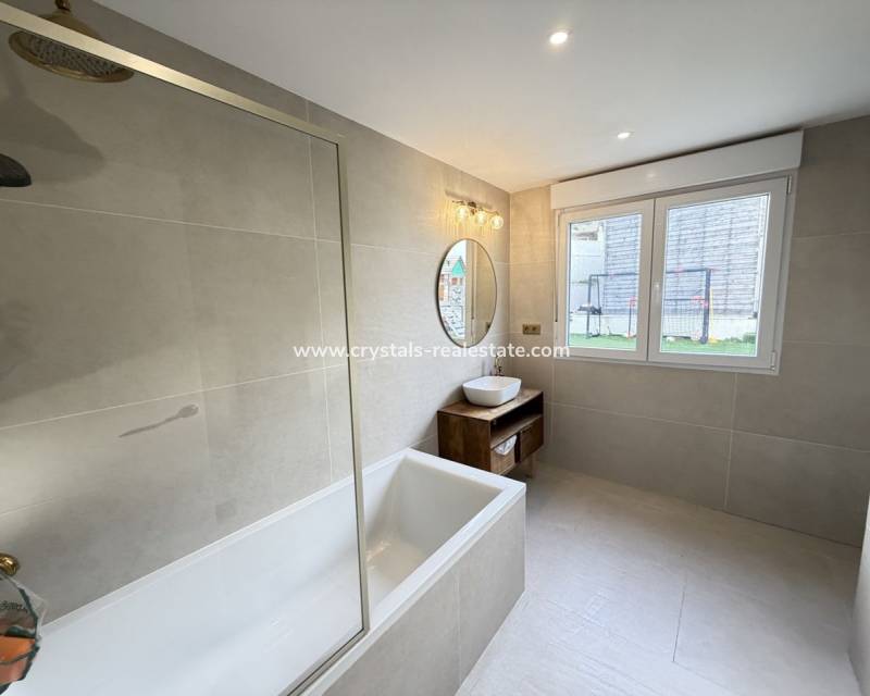 Resale - villa - Orihuela Costa - Las Filipinas