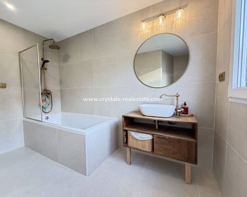 Resale - villa - Orihuela Costa - Las Filipinas