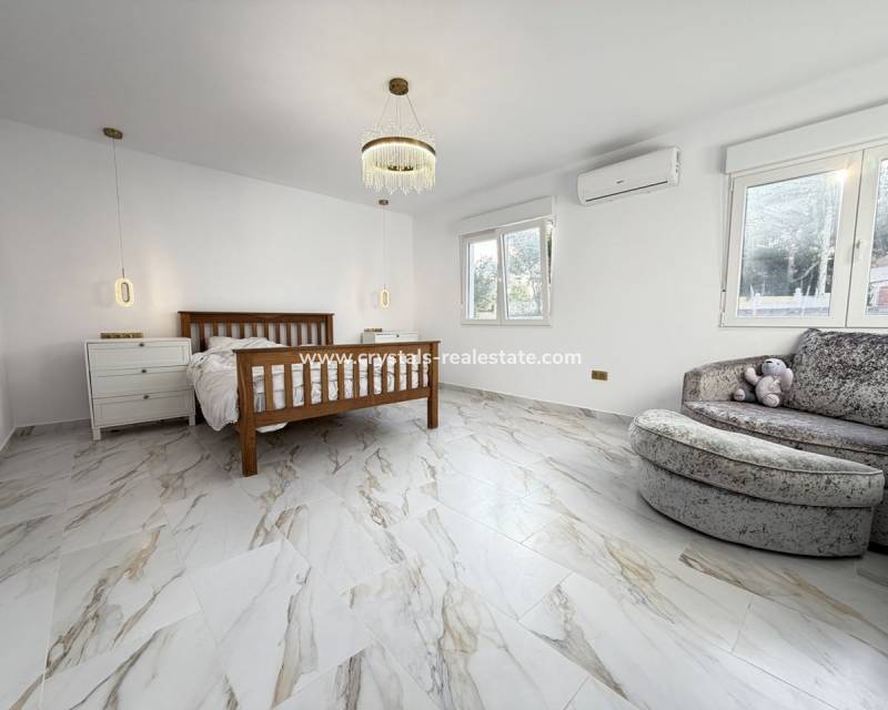 Resale - villa - Orihuela Costa - Las Filipinas