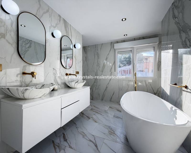 Resale - villa - Orihuela Costa - Las Filipinas