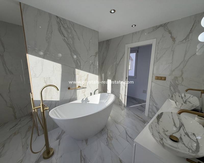 Resale - villa - Orihuela Costa - Las Filipinas