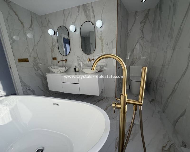 Resale - villa - Orihuela Costa - Las Filipinas