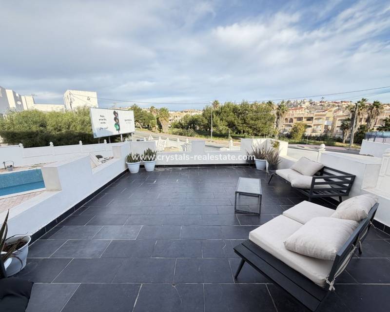 Resale - villa - Orihuela Costa - Las Filipinas