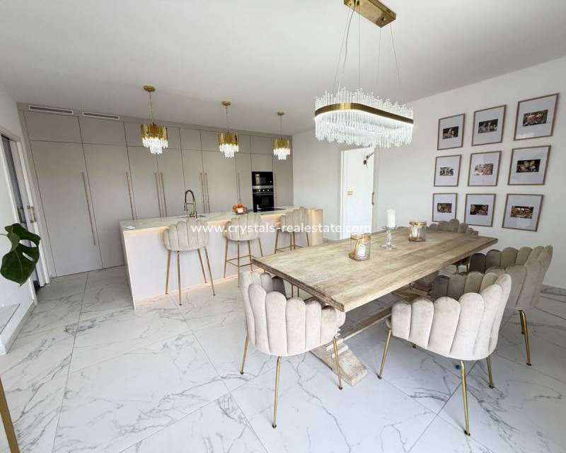 Resale - villa - Orihuela Costa - Las Filipinas