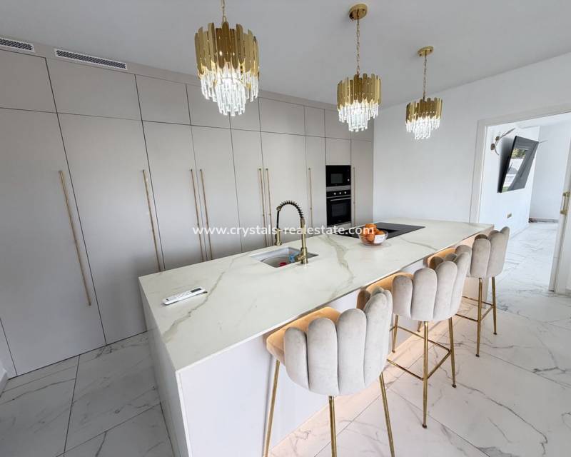 Resale - villa - Orihuela Costa - Las Filipinas