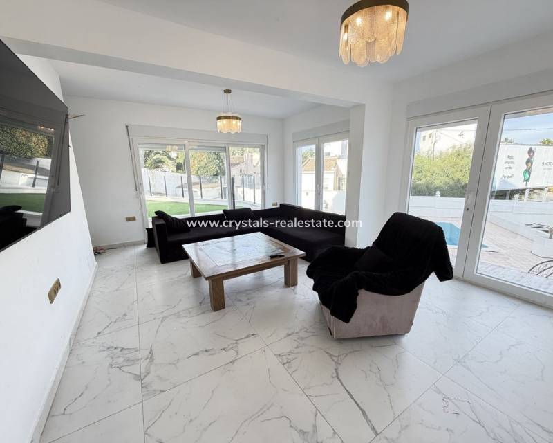 Resale - villa - Orihuela Costa - Las Filipinas