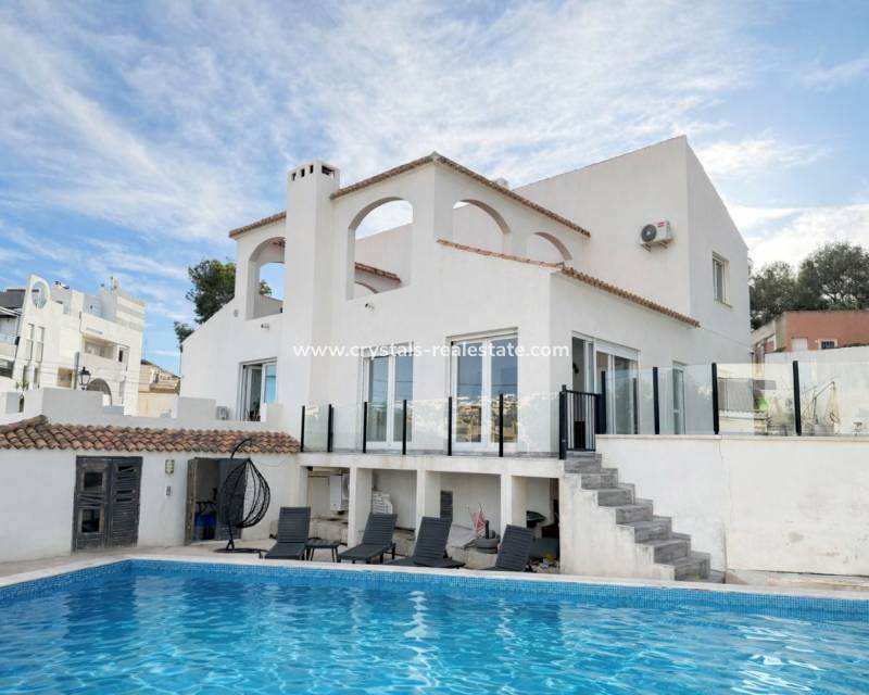 Resale - villa - Orihuela Costa - Las Filipinas