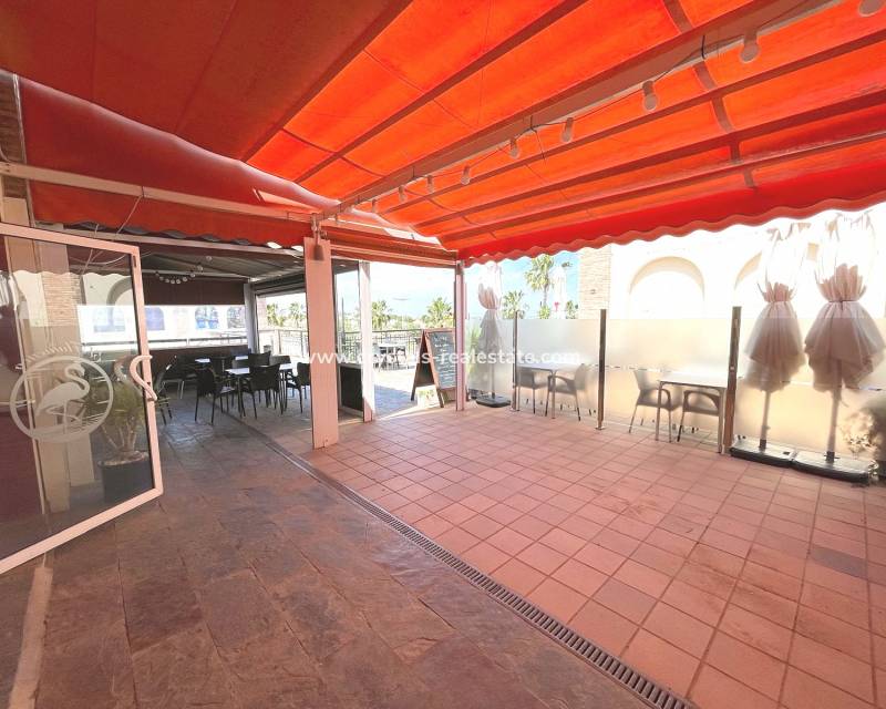 Resale - Commercial space - Algorfa - La Finca Golf
