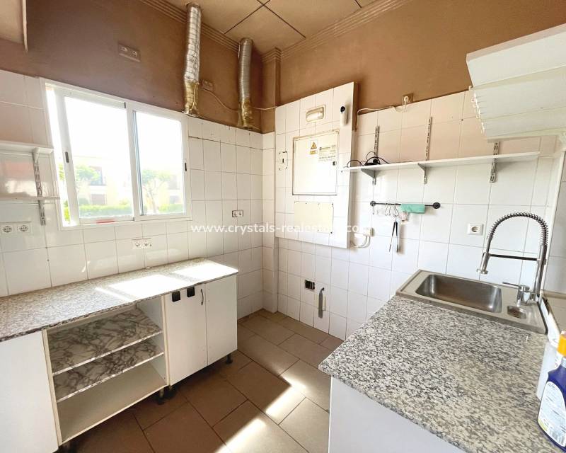 Resale - Commercial space - Algorfa - La Finca Golf